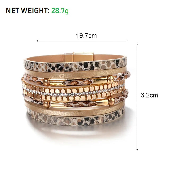 Bracelet femme bohème en cuir multicouche, imprimé serpent. Un bijou tendance et élégant pour votre poignet.
