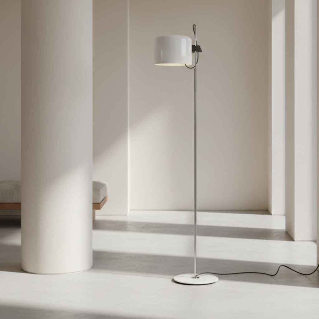 Lampe de bureau flexible blanche, style contemporain, optimise votre espace de travail.