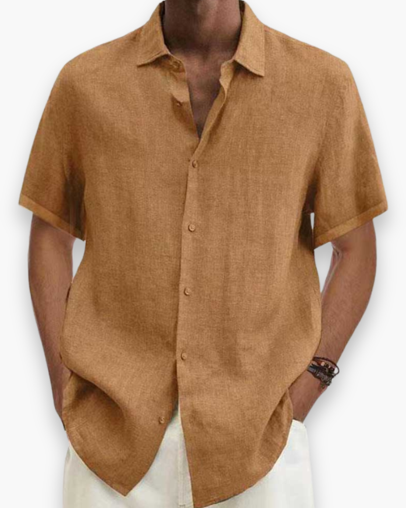 Chemise homme confortable et élégante, essentielle pour un style casual chic polyvalent au quotidien.