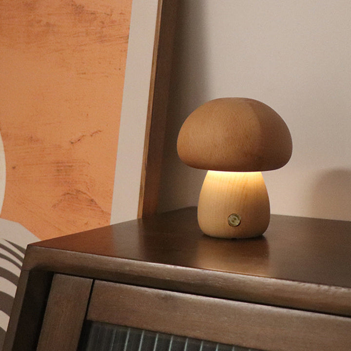 Lampe de table vintage champignon en bois naturel, éclairage décoratif et design pour la maison.