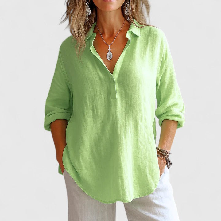 Blouse femme verte printanière, élégante et confortable. Tissu aéré décontracté, polyvalente pour la mode d'été.