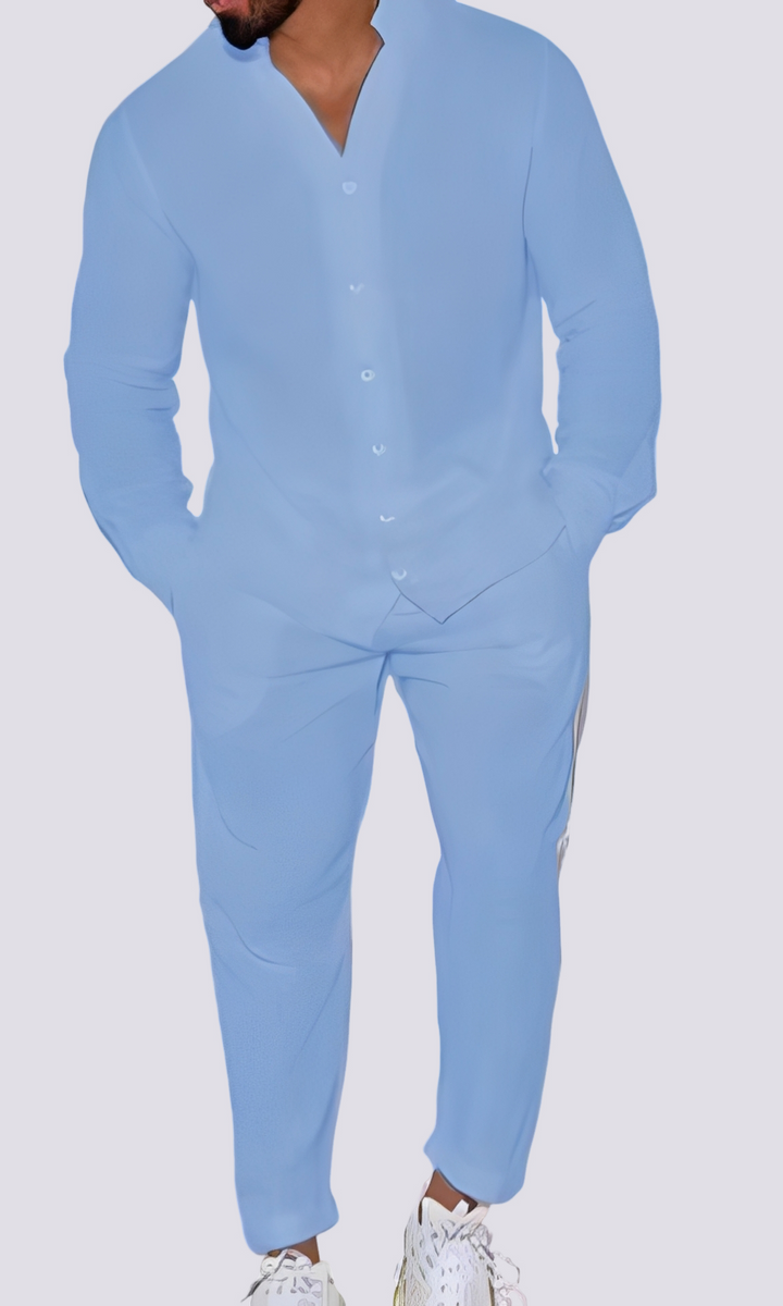 Texture douce de l'ensemble lounge homme gris, offrant confort et style moderne pour une tenue décontractée de qualité.