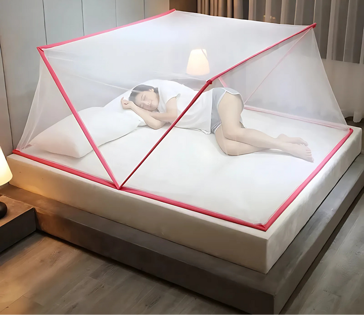 MosquiDome, tente anti-moustiques portable pour camping et voyage, assure un sommeil sans piqûres en extérieur.