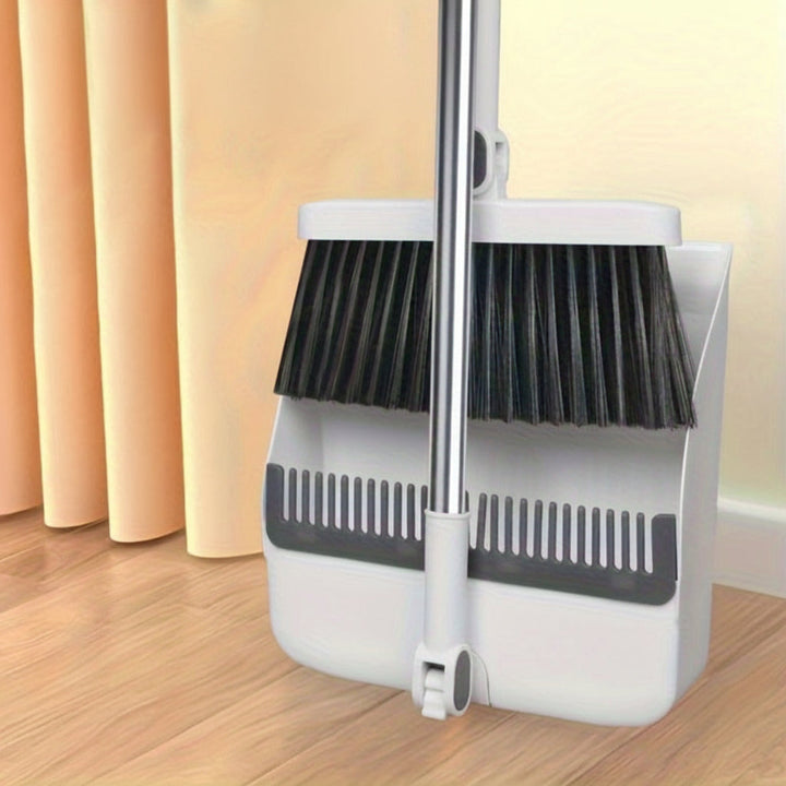Nettoyez votre maison sans effort avec cet ensemble balai et pelle à poussière ergonomique et pratique.