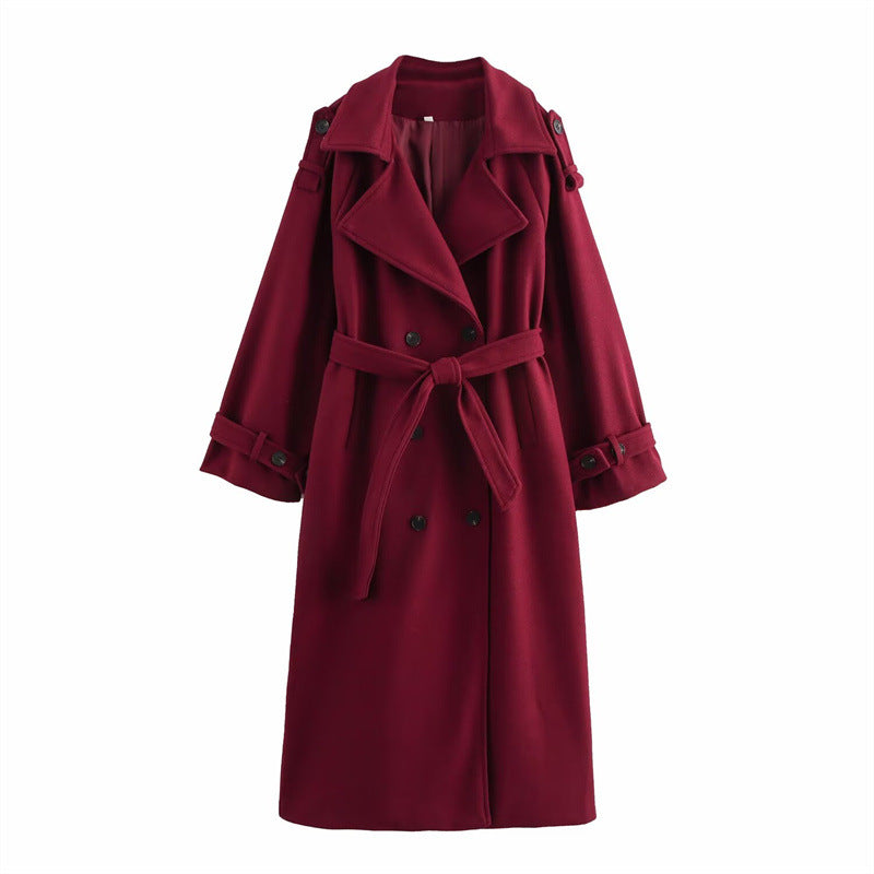 Manteau long croisé Hannelore vert vin pour femme, élégance assurée, idéal pour les tenues d'hiver.