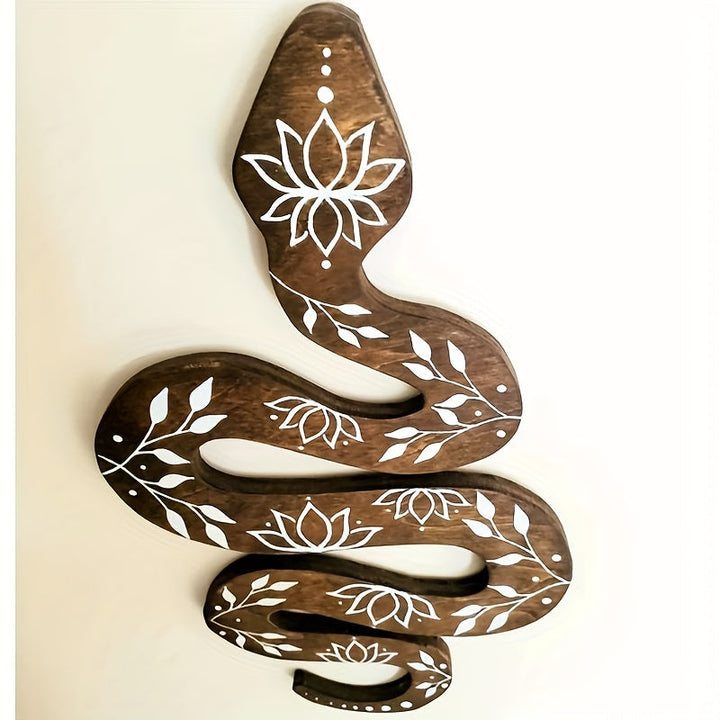 Serpent bohème en bois, décoration murale spirituelle pour intérieur, style mystique et zen.