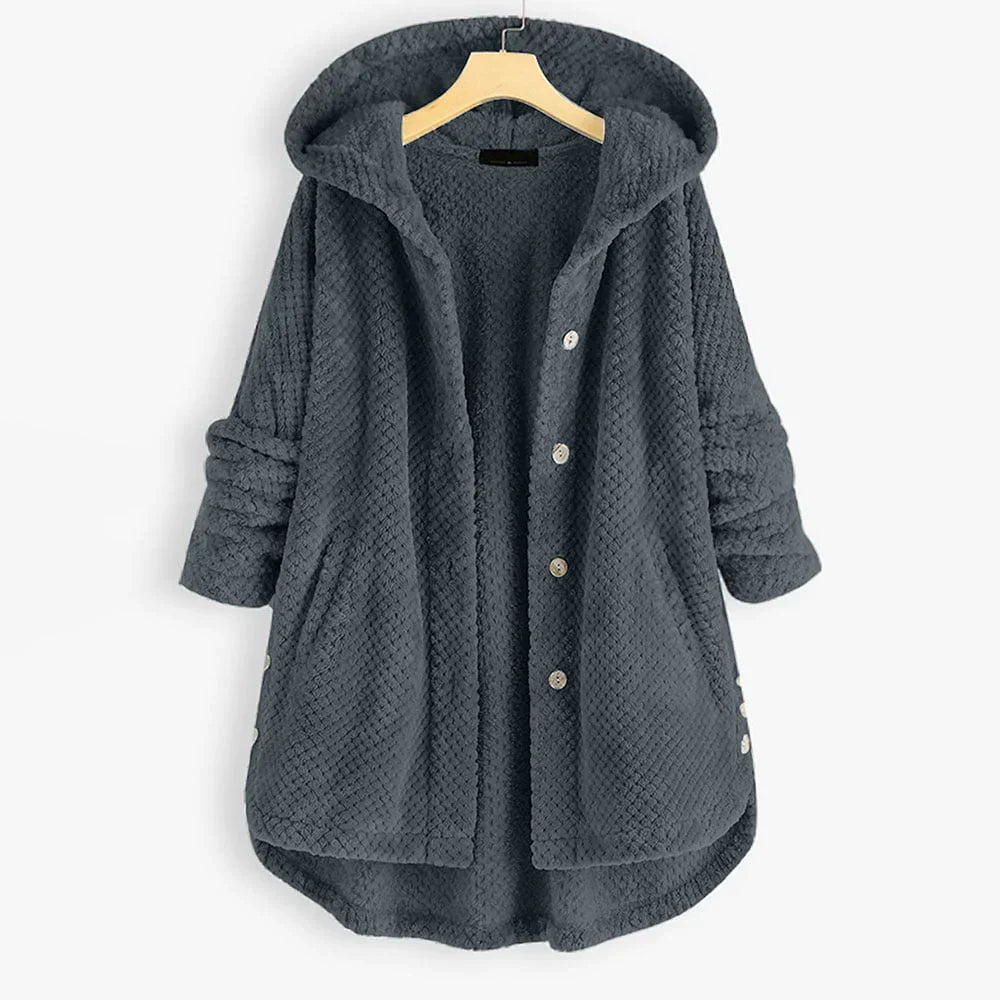 Veste femme grande taille FleeceFinesse, réversible et à capuche, confortable pour un style mode en toutes saisons.