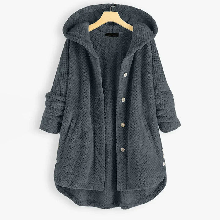 Veste femme grande taille FleeceFinesse, réversible et à capuche, confortable pour un style mode en toutes saisons.