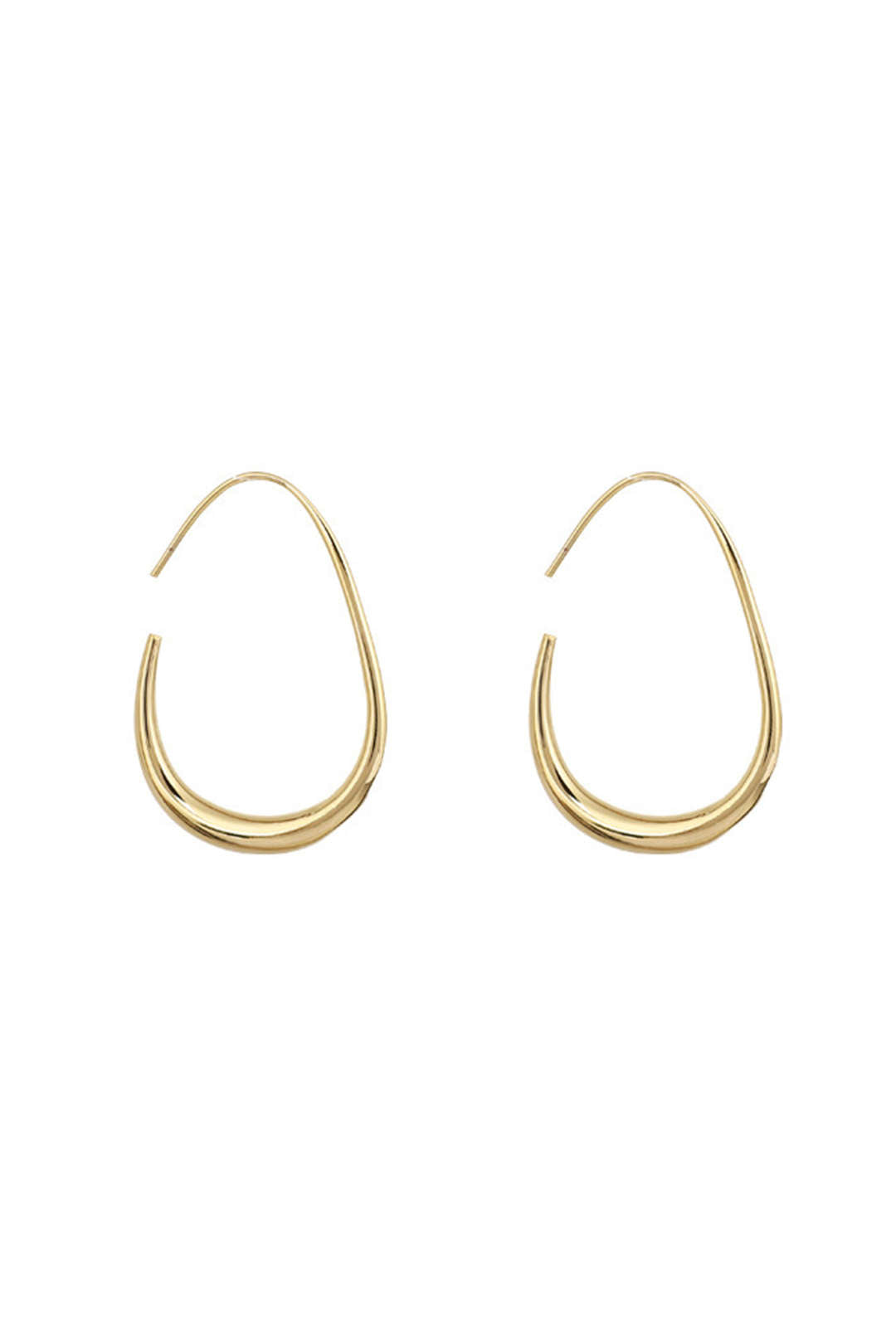 Design épuré pour ces boucles d'oreilles ovales intemporelles femme, accessoire élégant et polyvalent.
