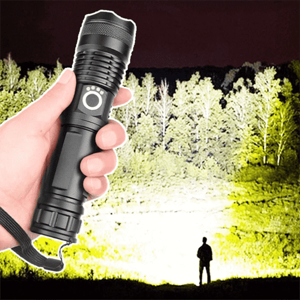 Torche LED tactique et étanche IPX6 pour chasse et randonnée. Éclairage intense 90000 lumens.