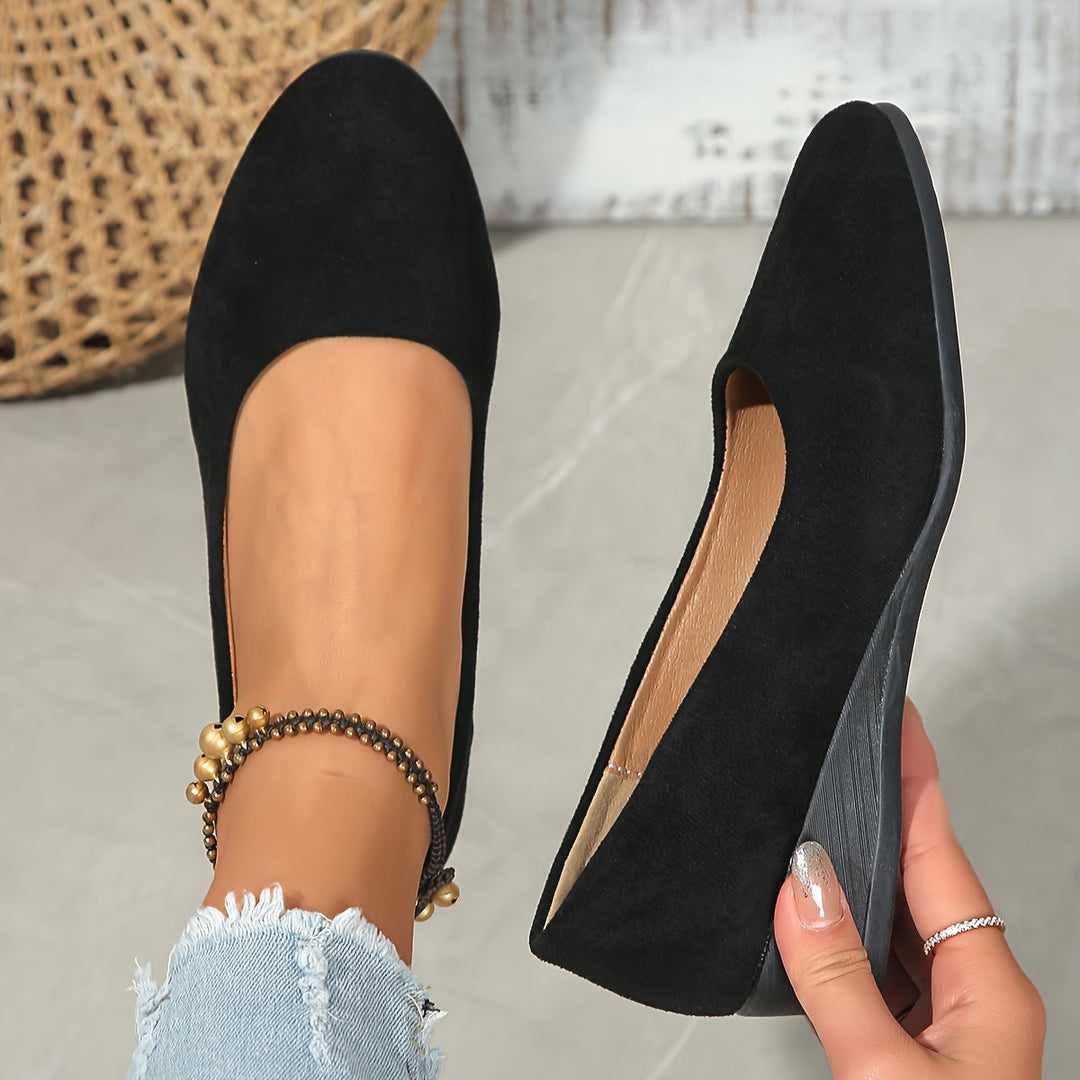 Chaussures ballerines femme légères pour printemps/été, confortables, élégantes avec talon compensé discret.