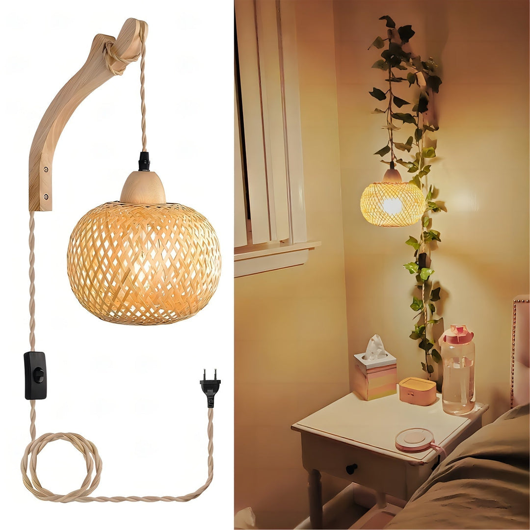 Lampe murale rustique en bambou tressé, style vintage. Parfaite pour une décoration intérieure naturelle.