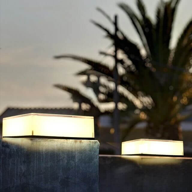 Éclairage LED solaire extérieur IP65, automatique et étanche, parfait pour le jardin.