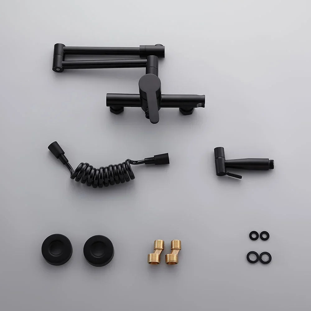 Mitigeur de cuisine moderne noir mat avec bec flexible et spray. Design contemporain pour toute cuisine.