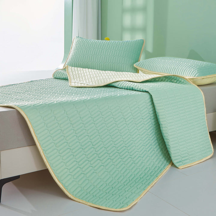 Couette d'été en latex, conçue pour un confort sans surchauffe, pour nuits chaudes.