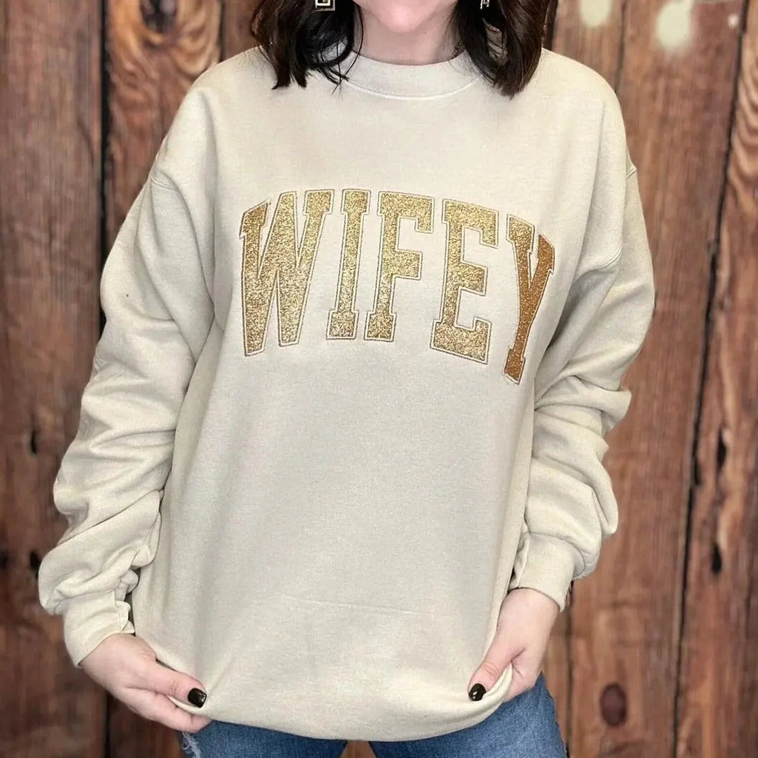 Sweat-shirt personnalisé Maman, un vêtement familial qui célèbre le lien d'amour et l'hommage maternel.