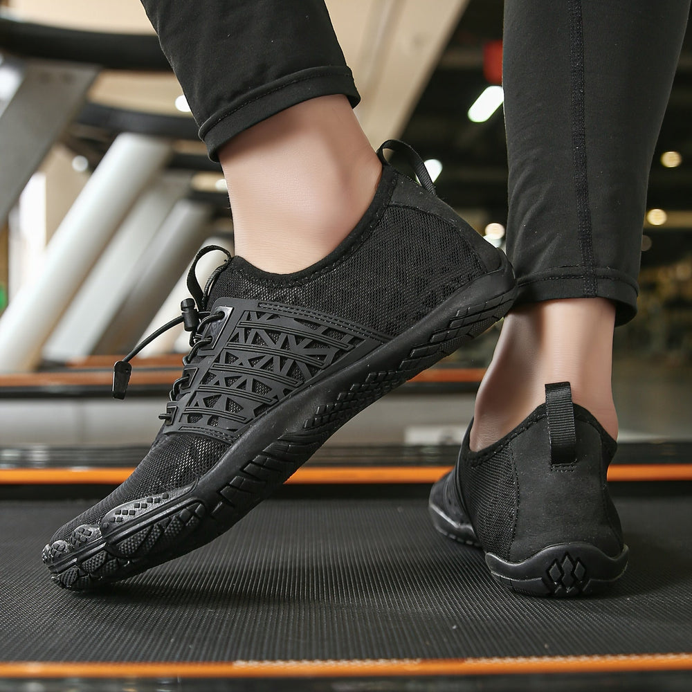 Chaussures d'eau et de fitness polyvalentes Aquaflex, confortables pour yoga, plage et entraînement.