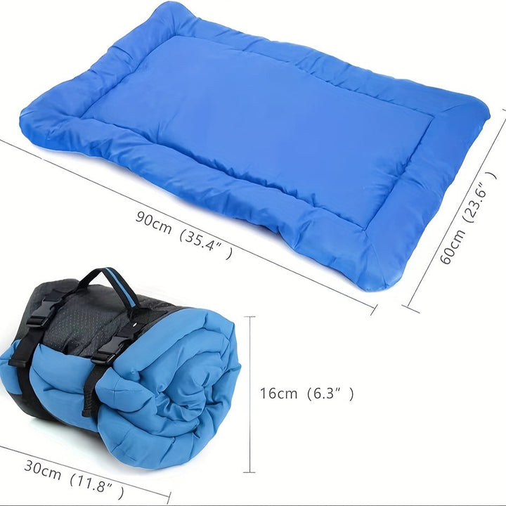 Matelas de voyage confortable pour chien, pliable et imperméable, assure un repos optimal partout.