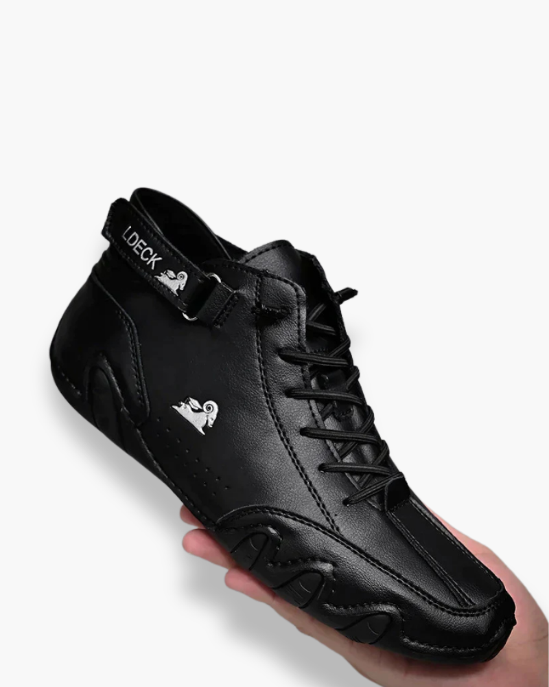 Chaussures outdoor homme: pieds nus, imperméables, antidérapantes. Offrent confort et performance pour la randonnée.