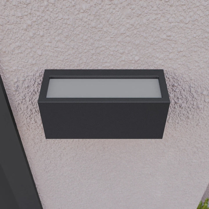 Éclairage extérieur moderne LED, applique murale géométrique haut/bas, coloris anthracite.