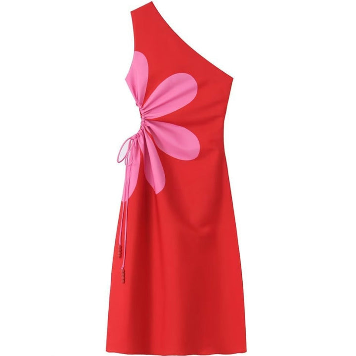 Silhouette gracieuse en robe longue maxi florale asymétrique. Tenue chic et respirante pour l'été.