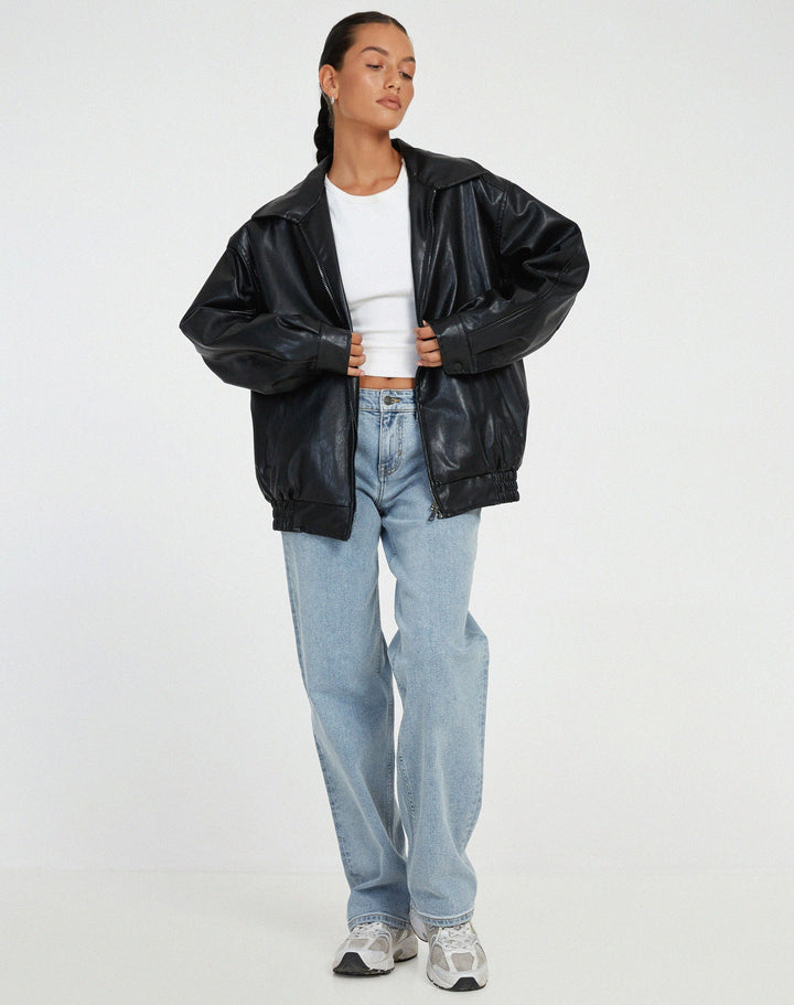 Veste Yara oversize noire en cuir femme, coupe ample et moderne, parfaite pour la mi-saison et la mode urbaine.