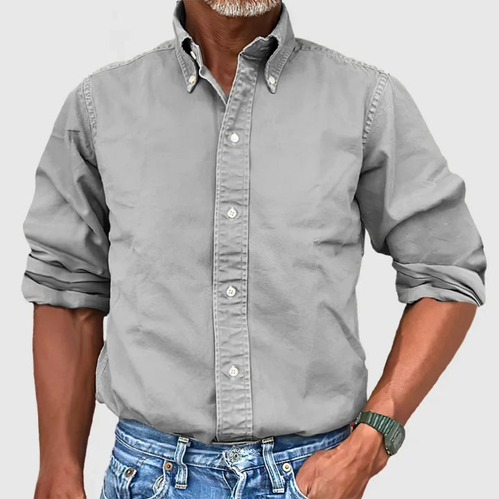 Chemise hommes délavée, coupe décontractée et manches longues. Style vintage authentique et confortable.