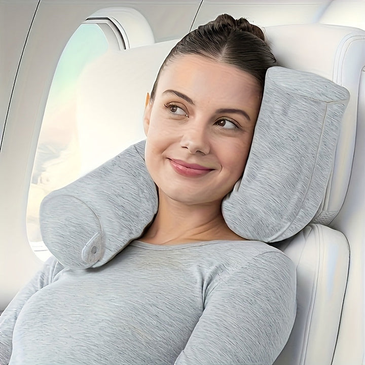 Coussin de voyage réglable en mousse mémoire. Soutien cervical optimal pour longs trajets en avion.