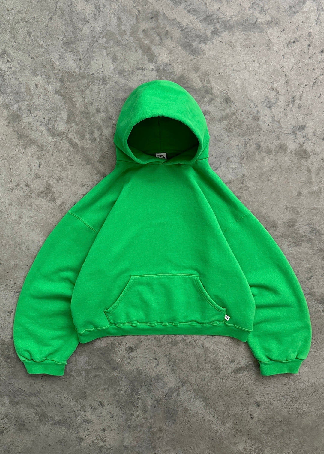 Sensation de douceur et chaleur hivernale avec le sweat à capuche PureCozy, confortable et stylé.