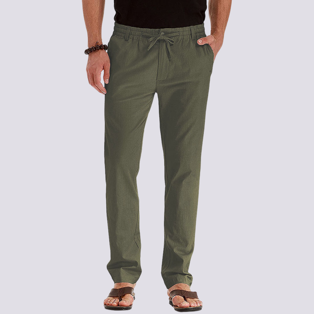 Vue arrière du pantalon cargo homme léger, offrant confort et liberté de mouvement pour toutes les activités estivales.