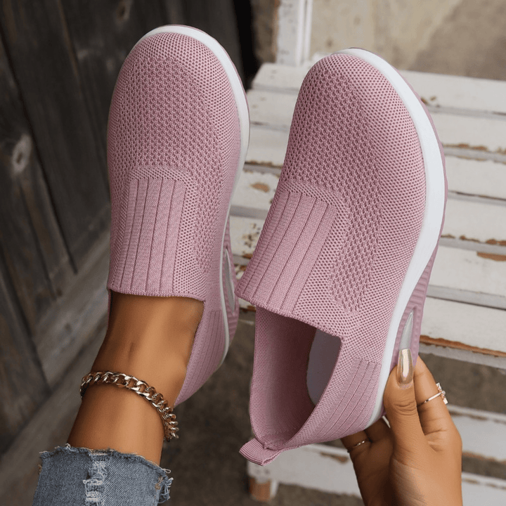 Baskets orthopédiques femmes, idéales pour confort quotidien et soutien plantaire.