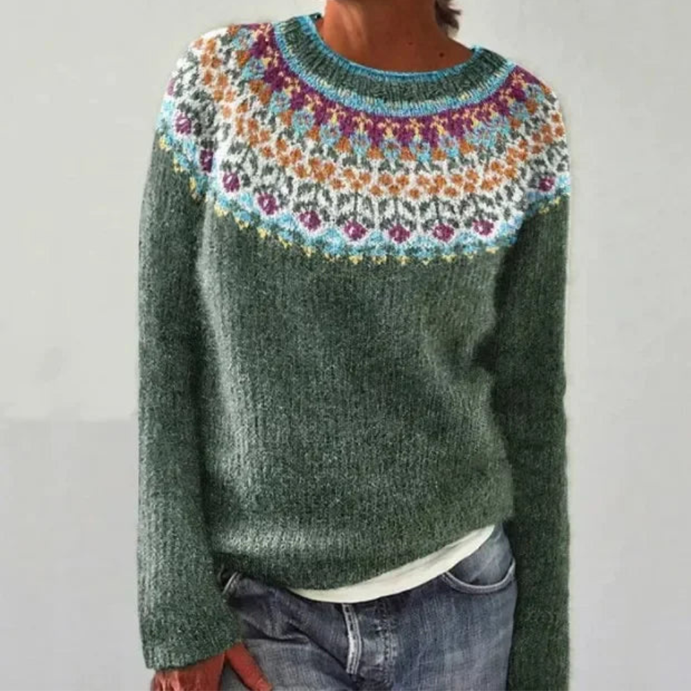 Pull femme élégant à motifs variés, col rond, manches longues. Idéal pour un hiver chic et confortable.