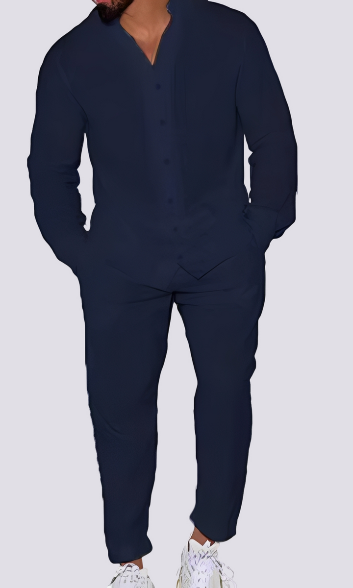 Mode masculine : ensemble lounge homme gris, alliant confort et style moderne pour une tenue décontractée et tendance.