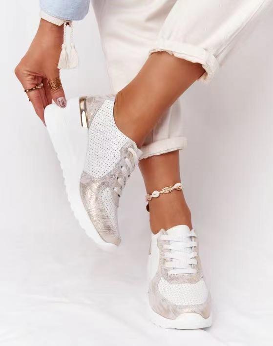 Semelle amortissante des baskets Nova. Confort et soutien, chaussures polyvalentes pour femmes.