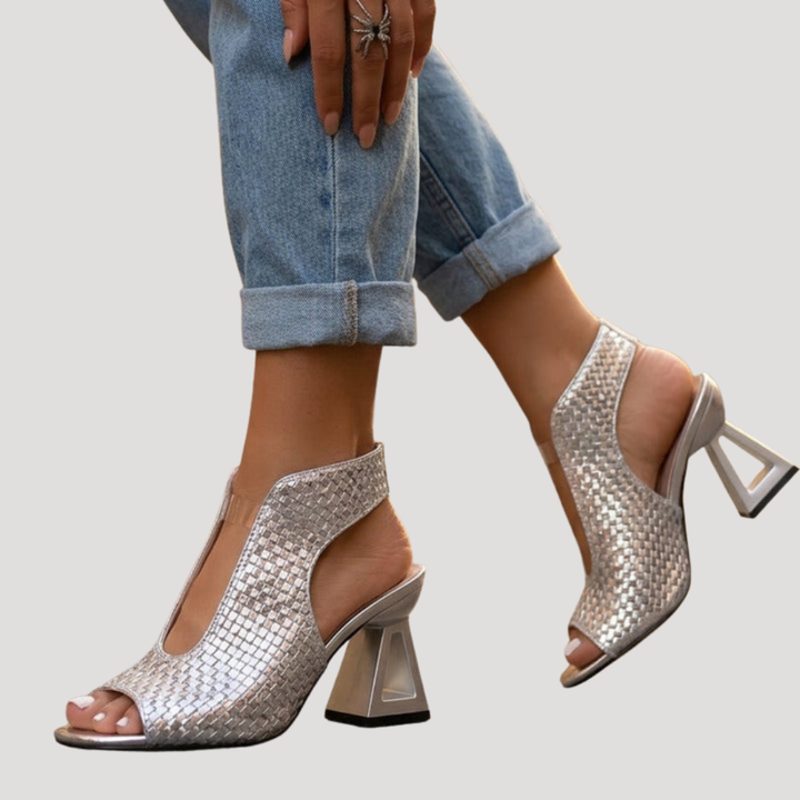 Sandales femme élégantes à talons, bout ouvert, design moderne, confortables pour chaque occasion.