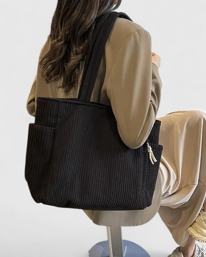 Sac fourre-tout Angelique élégant et pratique pour femme. Idéal pour un look mode raffiné.
