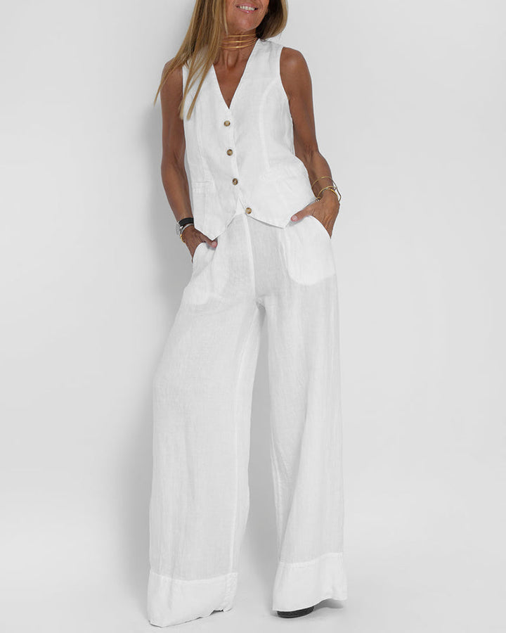 Vêtements femme : ensemble fluide en lin, pantalon large et gilet élégant.