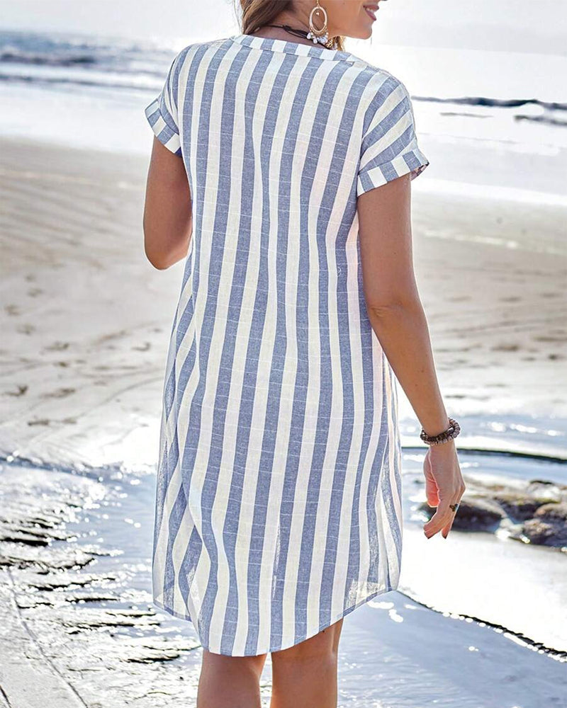 Robe chemise femme à rayures, polyvalente et confortable, parfaite pour un style décontracté ou habillé.