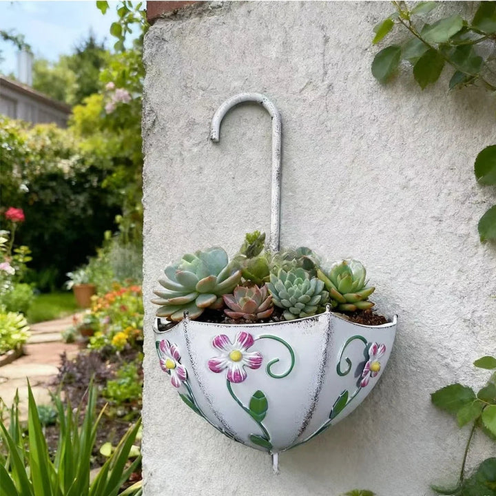 Décoration de jardin: pot de fleurs suspendu en forme de parapluie, idéal pour plantes sur mur, balcon ou terrasse.