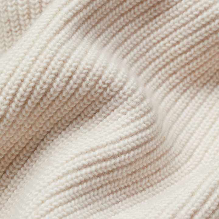 Cardigan femme Irene, un gilet long et confortable pour un style décontracté chic au quotidien.