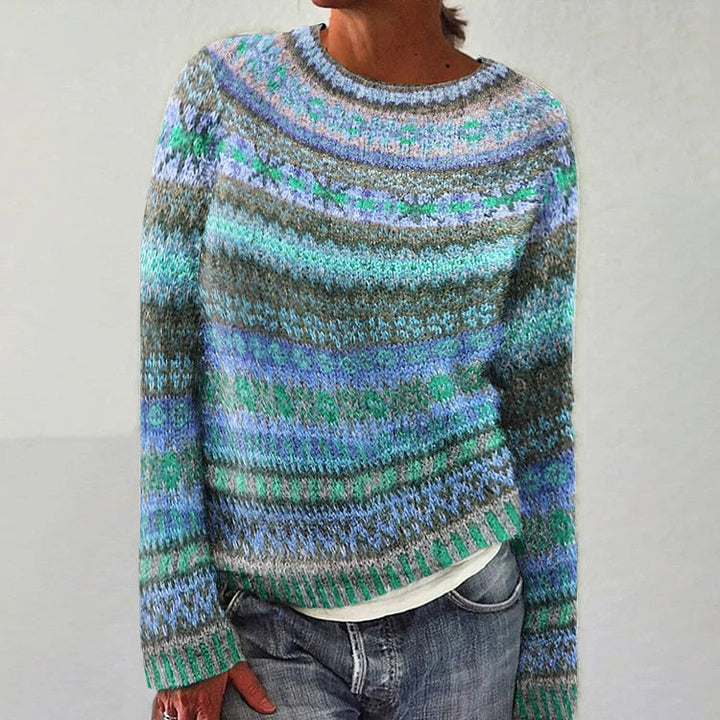 Pull long femme rétro élégant avec motif ethnique. Chandail d'hiver confortable, idéal pour un look chic décontracté au quotidien.
