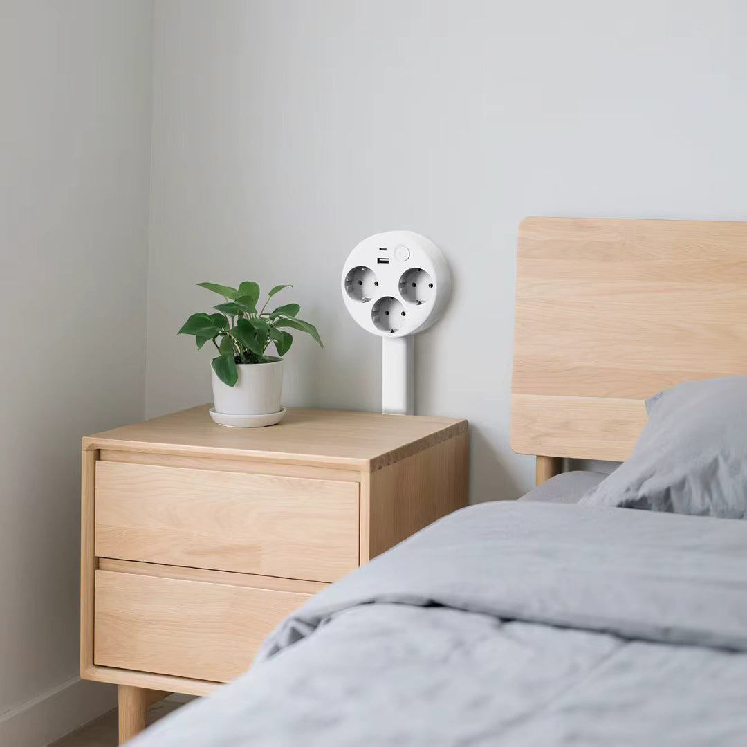Multiprise intelligente extensible avec chargeur USB, idéale pour bureau et maison, design compact et moderne.