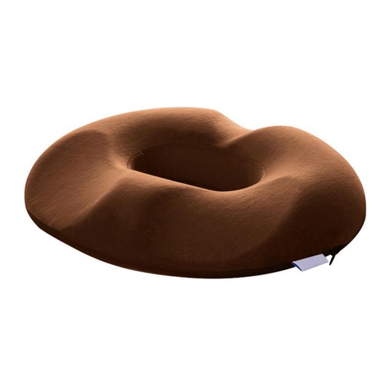 Coussin ergonomique en mousse mémoire pour soulagement coccyx et hémorroïdes, confort optimal au bureau et en voiture.
