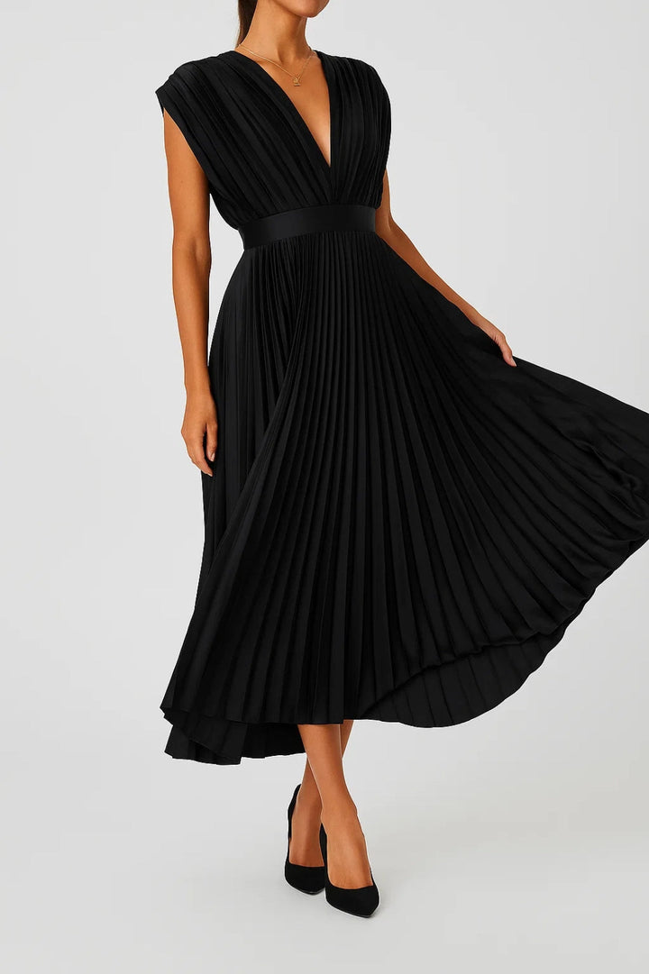 Robe femme plissée midi, décolleté V, taille cintrée. Style élégant et confortable pour l'été.