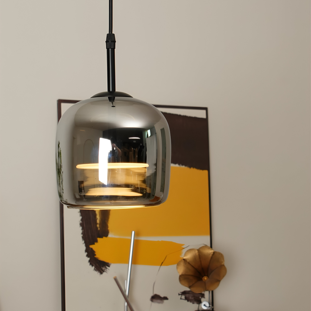 Suspension Acro verre fumé noir/gris pour salon moderne, lumière LED chaude et réglable.