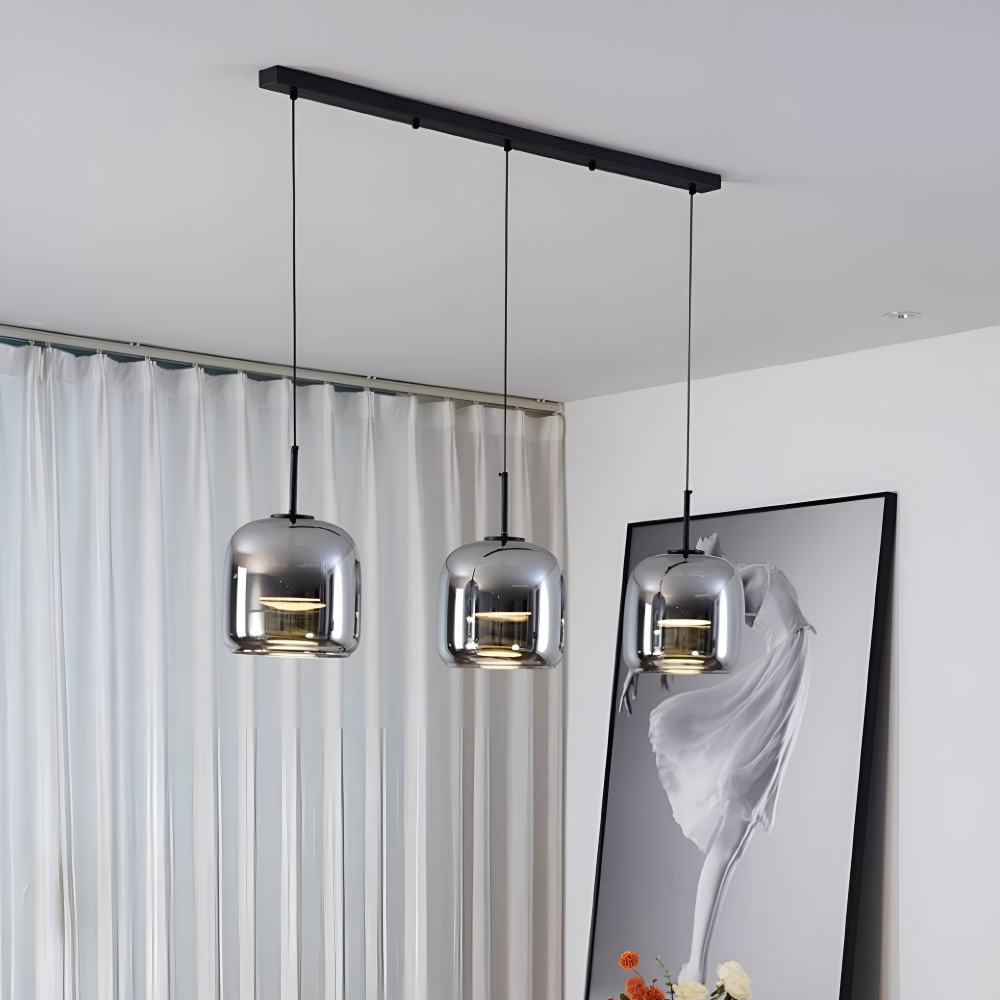 Suspension Acro en verre noir et gris fumé, design contemporain, lumière chaude LED réglable.