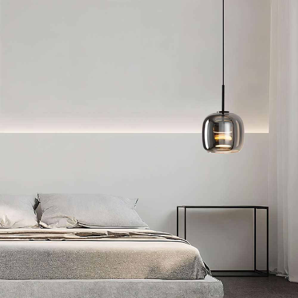 Lampe Acro en verre noir et gris fumé, décoration moderne, lumière chaude pour intérieur.