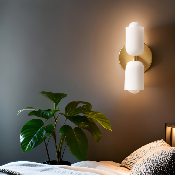 Applique murale polyvalente, double lumière LED, parfaite pour salon, couloir ou chambre.