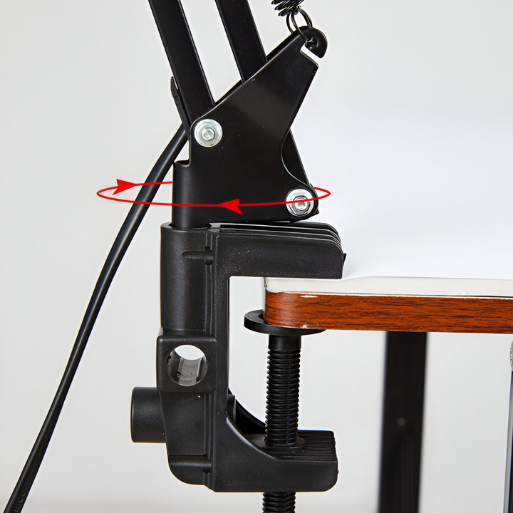 Optimisez votre espace avec cette lampe de bureau LED à pince. Bras long réglable pour un éclairage efficace.