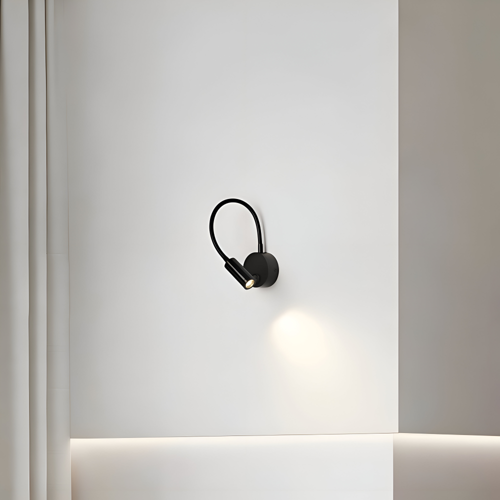 Applique murale LED col de cygne, design moderne et flexible pour éclairage chambre.